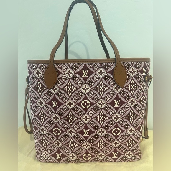 Louis Vuitton 
Jacquard Since 1854 Neverfull MM
Bordeaux - Picture 1 of 8
